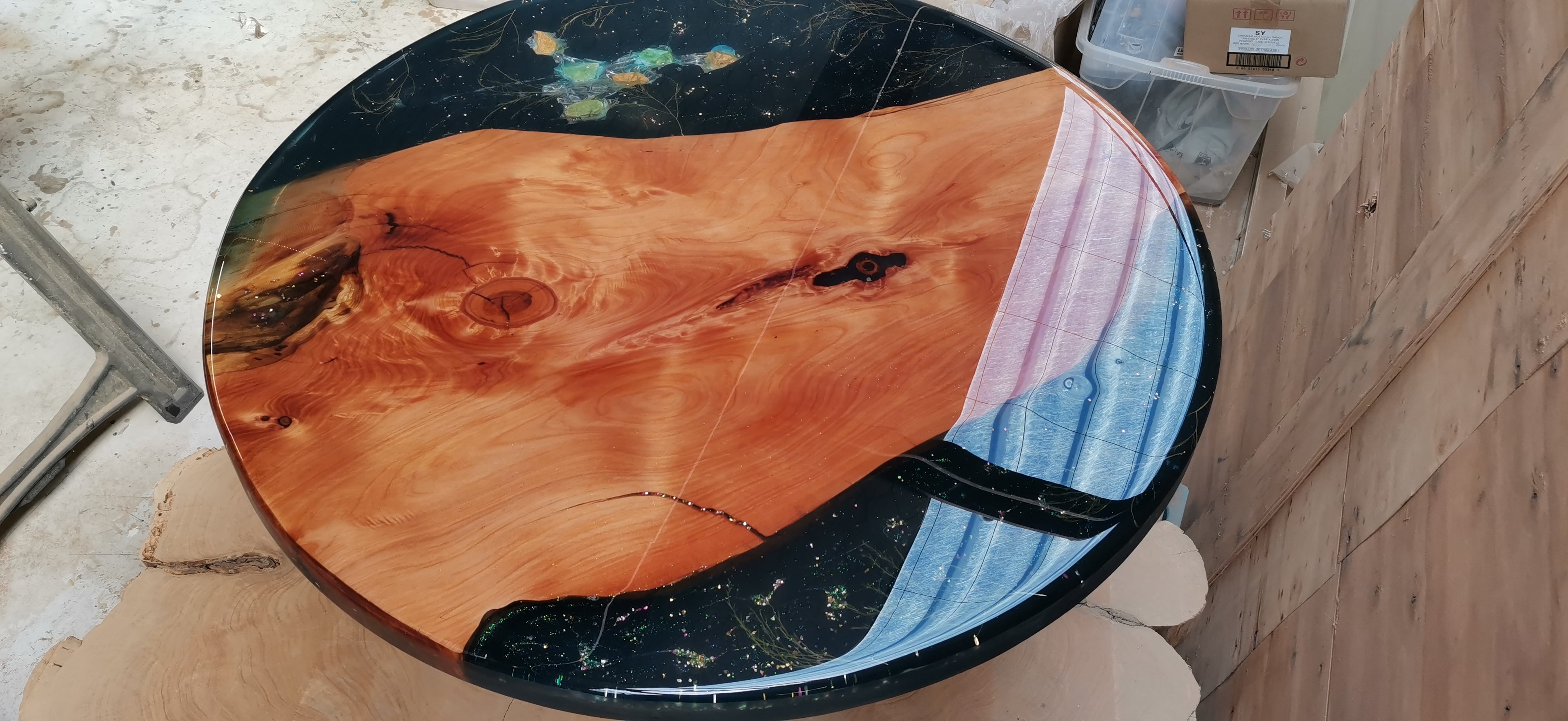 Large round epoxy table macrocarpa cosmic