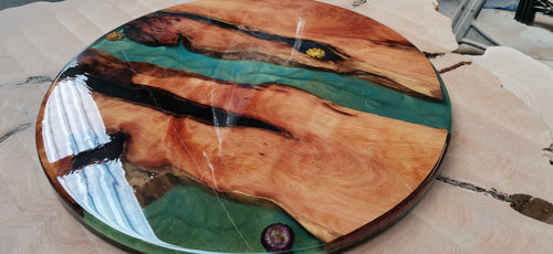 Epoxy macrocarpa round table