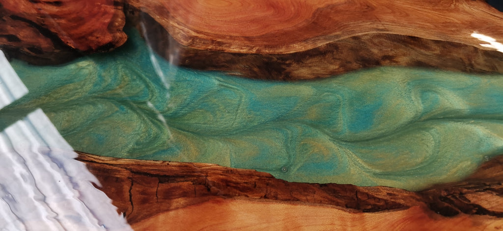 Epoxy macrocarpa round table
